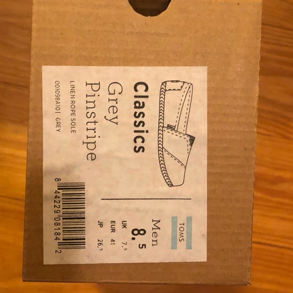 Toms - Picture 2 of 2